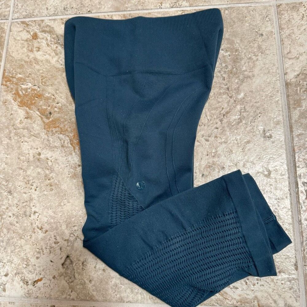 Lululemon athletica (2) stretch crop leggings - dark turquoise blue